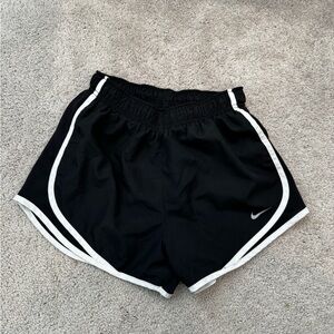 Nike black and white track shorts 🖤🤍
